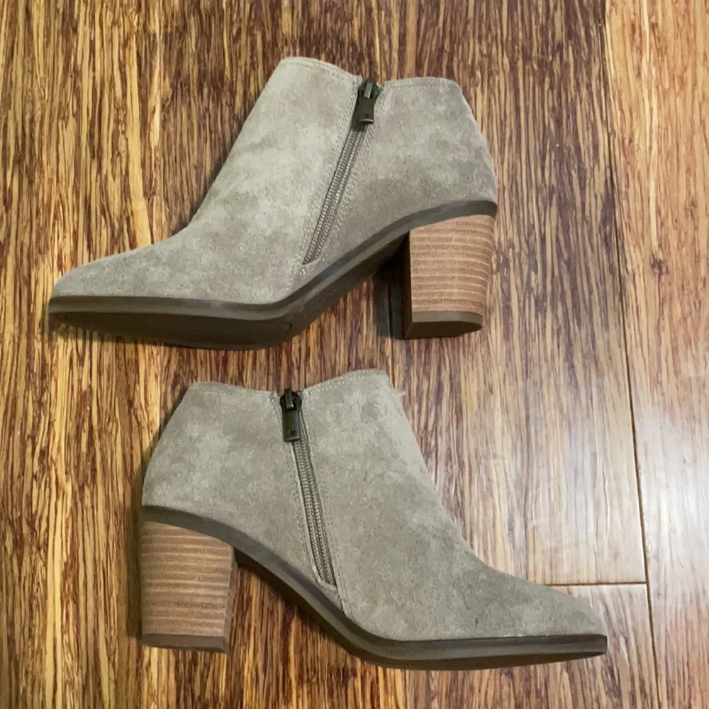 Lucky Brand Pardina tan cinder oiled suede leather heeled ankle boots size 6